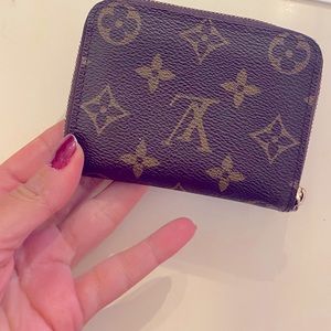 Louis Vuitton zippy coin purse - auth